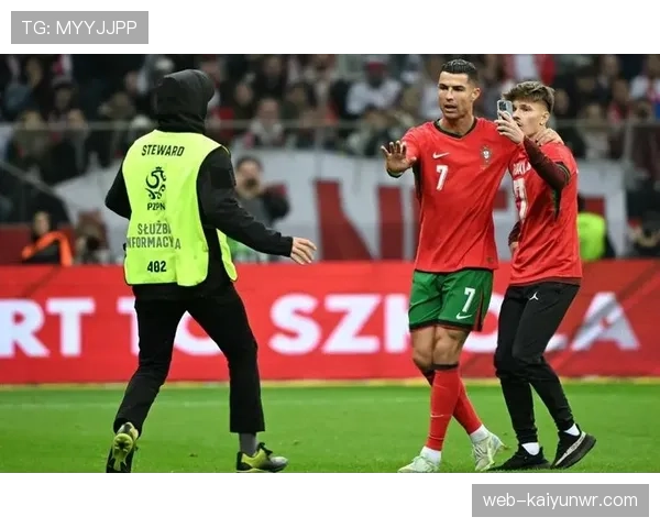 C罗与莱万的进球效率差异：得分属性与终结机制解析