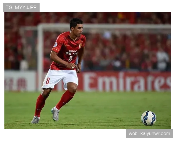 保利尼奥高强度插上撕破防线如何助推广州队逆转？解析其角色升级的关键作用