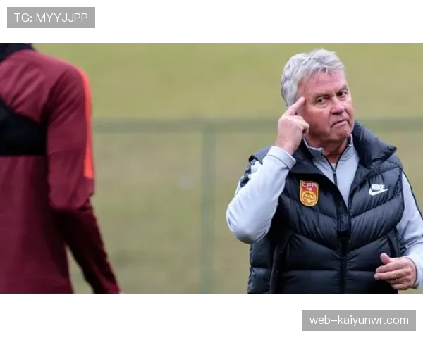 B费频繁丢球根源解析：中场持球稳定性与出球效率的双重困境